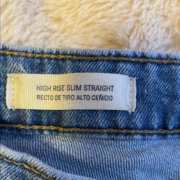 Universal Thread Women’s Straight Blue Jeans - Picture 3 of 5
